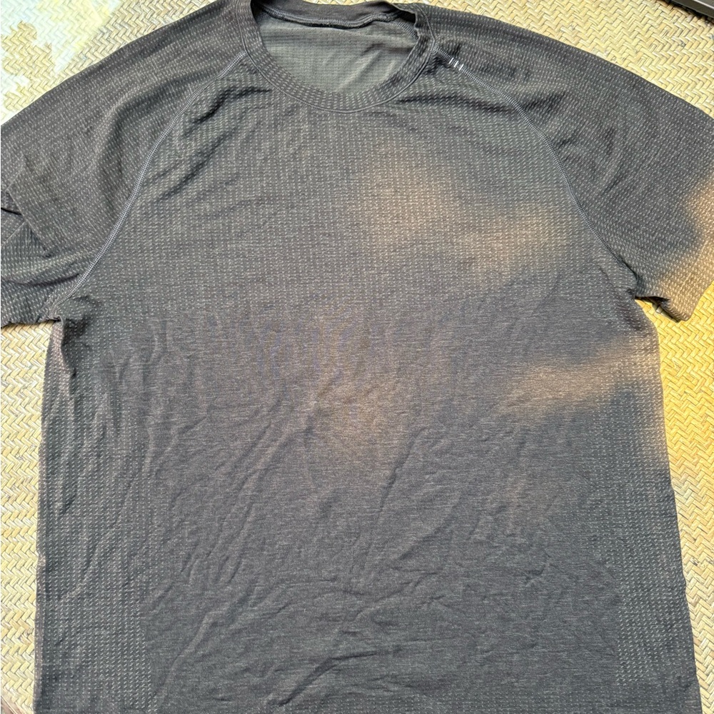 Men's Lululemon Metal Vent shirt XL gray dark